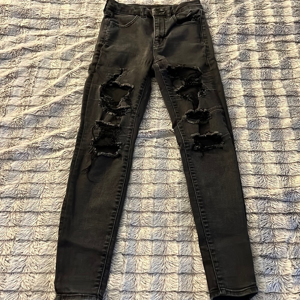 3/$15 AE Black Distressed Curvy High Rise Jean